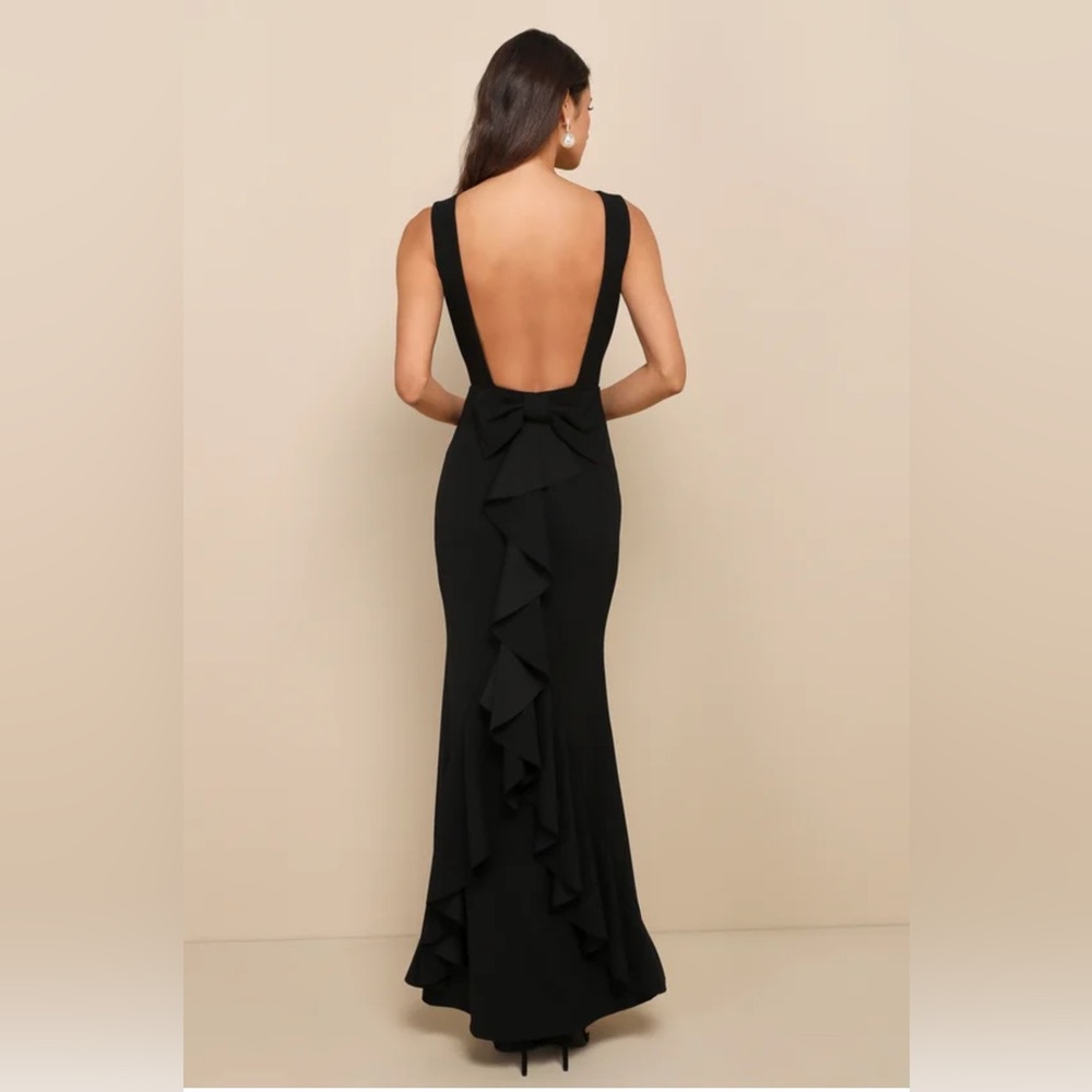 Exquisite Refinement Black Backless Bow Ruffled Maxi Dress